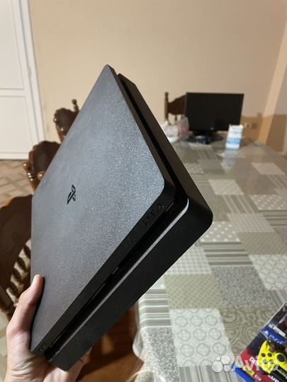 Sony playstation 4 slim