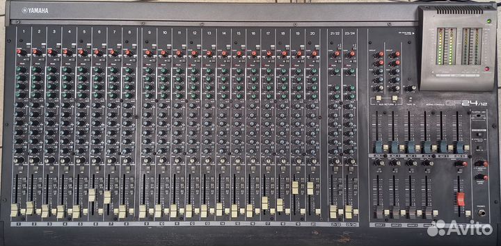 Микшерный пульт Yamaha GF 24-12