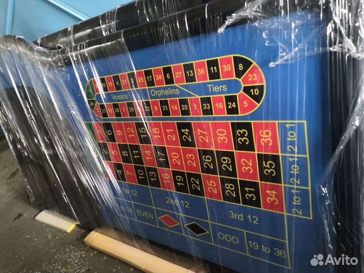 Покерный стол с рулеткой