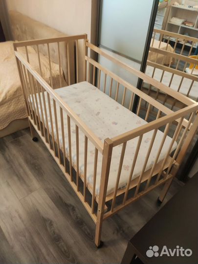 Детская кроватка