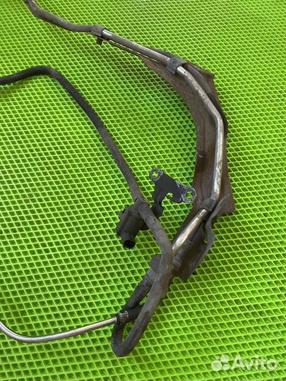 Рейндж ровер спорт 1 трубка клапан