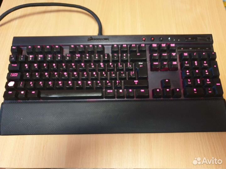 Механическая клавиатура Corsair K70