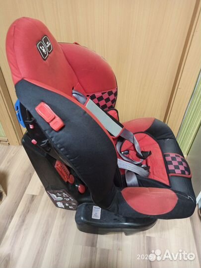 Автомобильное кресло