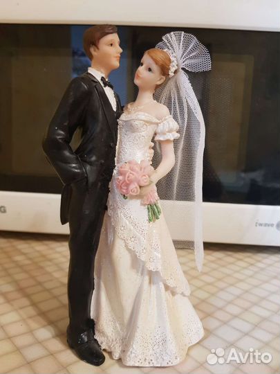 Статуэтка жених и невеста