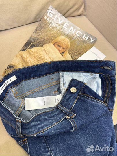 Джинсы Givenchy