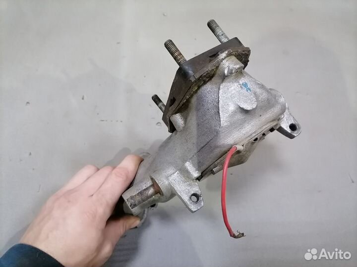 Коллектор впускной в сборе 1.8 SF VW Golf II 1985