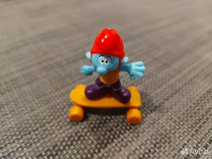 Смурфики 2022 киндер сюрприз