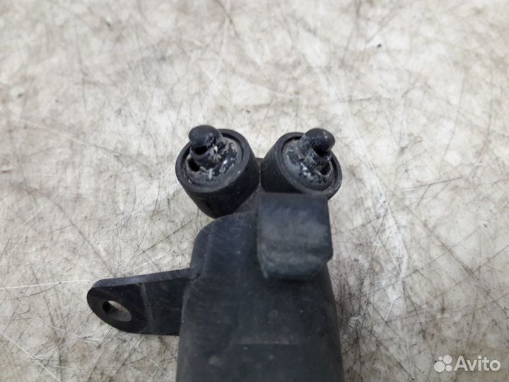 Форсунка омывателя фар левая Mercedes W211