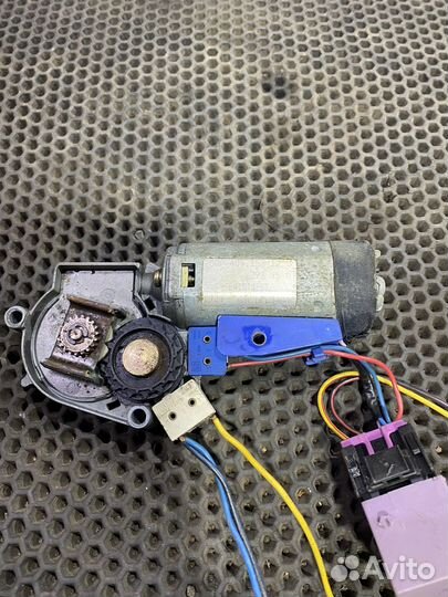 Моторчик Электролюка Ауди 80 B4 Audi