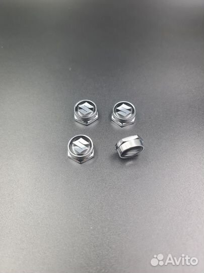 Болты крепеж номерного знака Suzuki