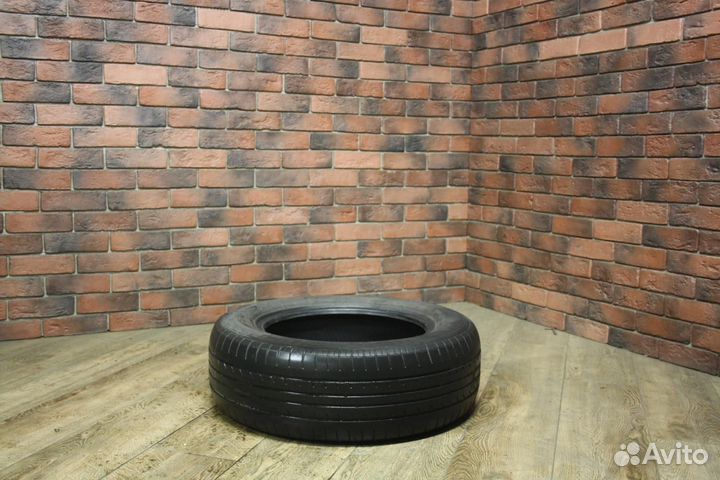 GT Radial Champiro VP1 215/65 R16