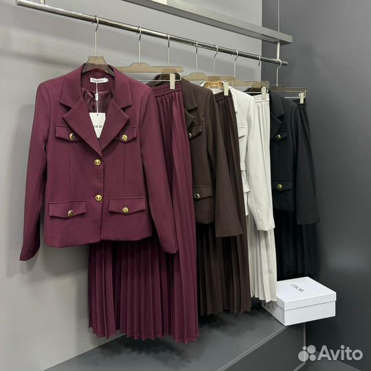 Костюм женский Valentino