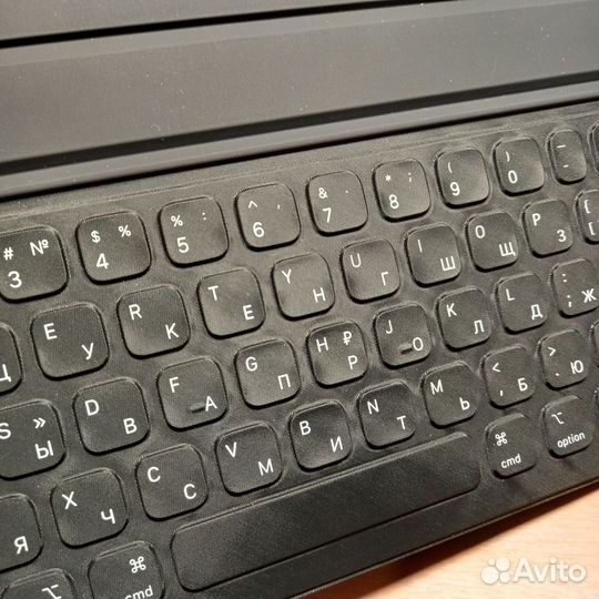 Чехол-клавиатура Apple Smart Keyboard Folio 11