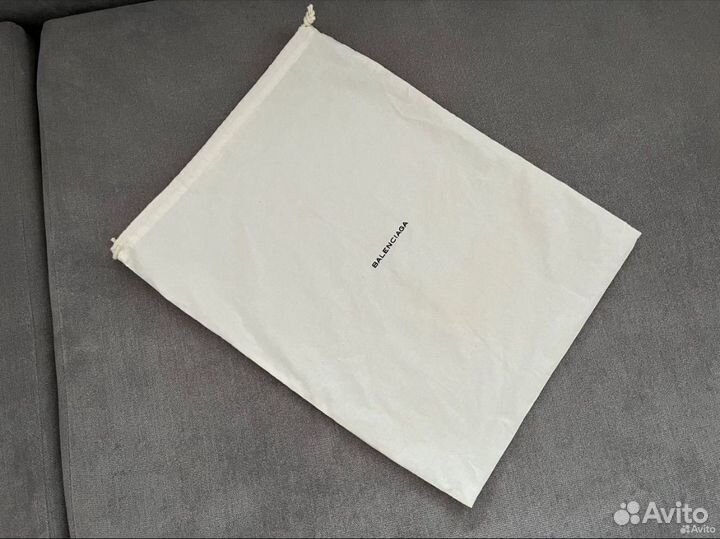 Balenciaga пыльник белый оригинал