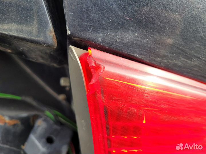 Фонарь задний левый внутренний Nissan Almera G15