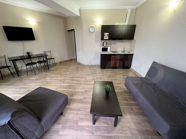 2-к. квартира, 65 м², 1/4 эт.