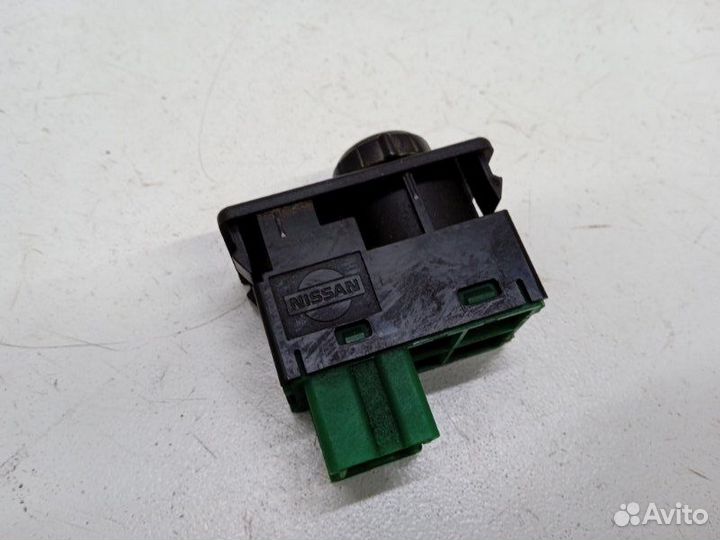 Блок управления зеркалами Nissan Maxima A33 2.0
