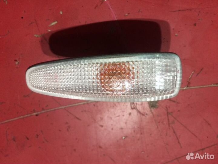 Указатель поворота передний Mitsubishi Outlander