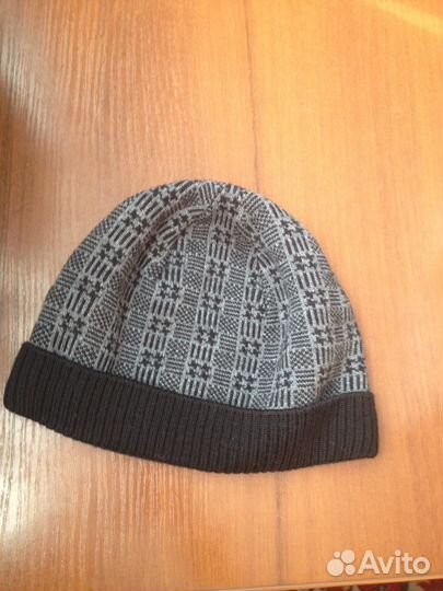 Шапки мужские новые трикотажные на флисе