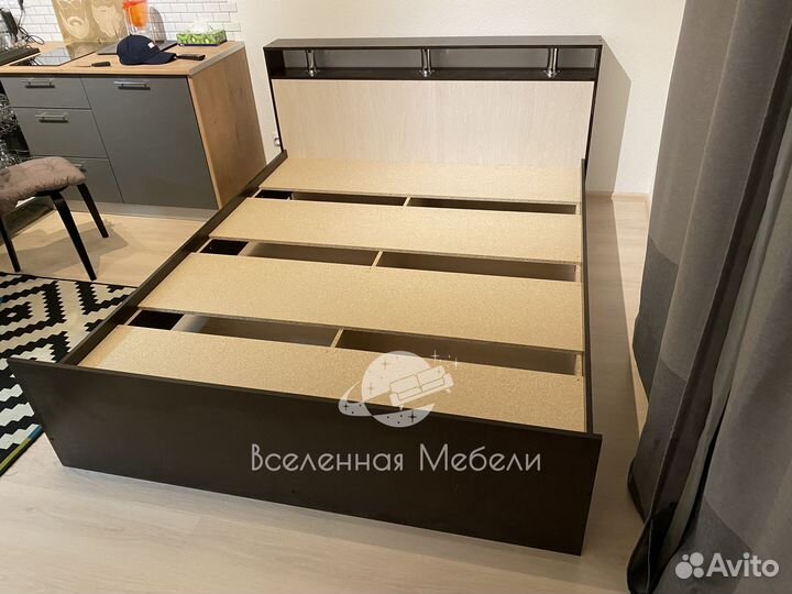 Кровать двуспальная