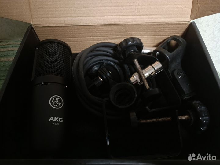 Студийный микрофон AKG P120