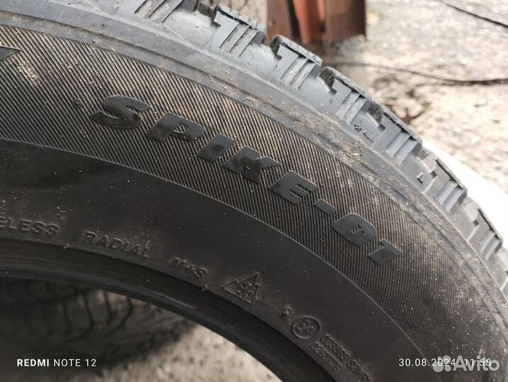 Bridgestone Blizzak Spike-01 235/65 R17 108T