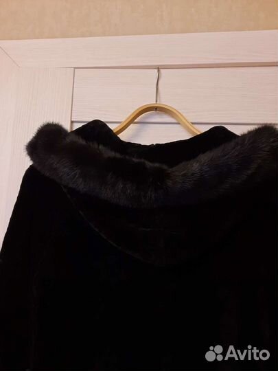 Шуба мутоновая с капюшоном