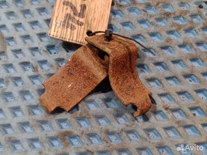 Скобы стабилизатора передние Volkswagen Golf 2