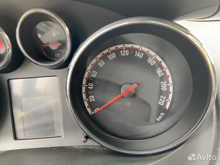 Щиток приборов Opel Meriva B A14XER 2012