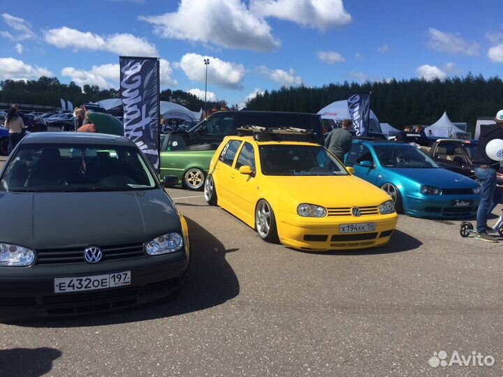 Накладки на пороги Volkswagen Golf 4