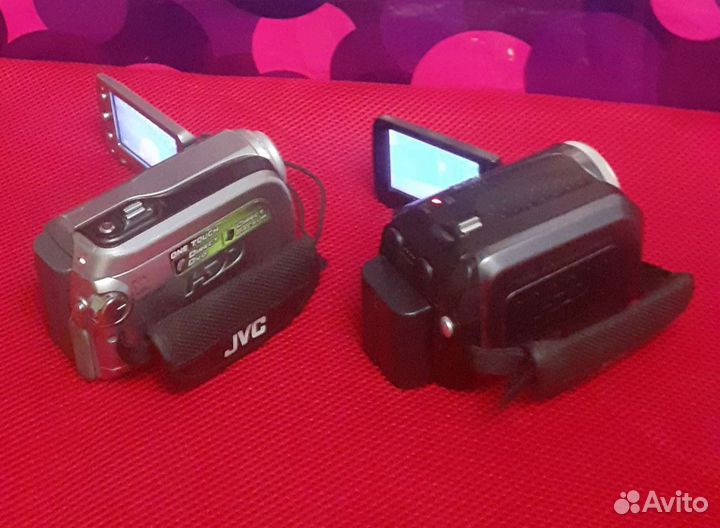 Видеокамера JVC