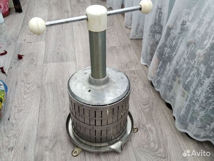 Пресс для отжимки винограда