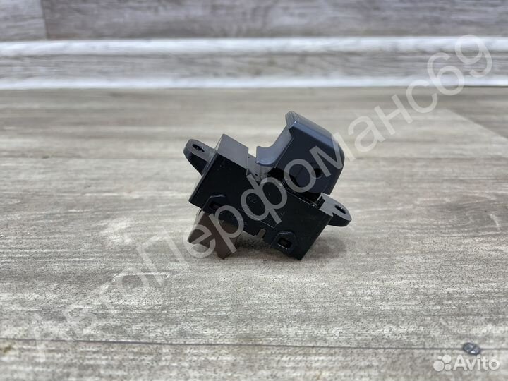 Кнопка стеклоподъемника левая правая Kia Rio 3