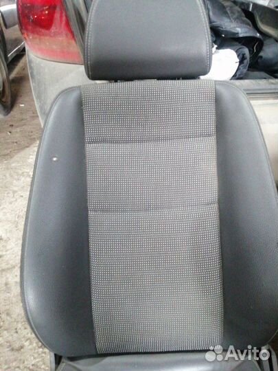 Комплект сидений Opel Astra H седан 1.8 2007