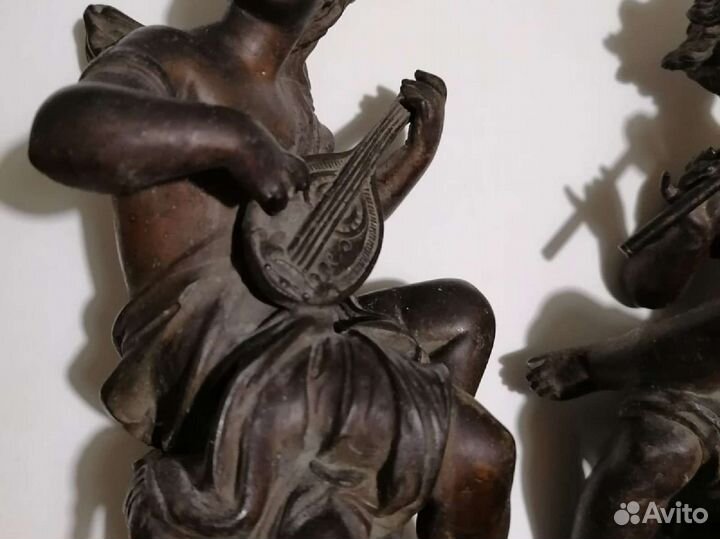 Каминные статуэтки