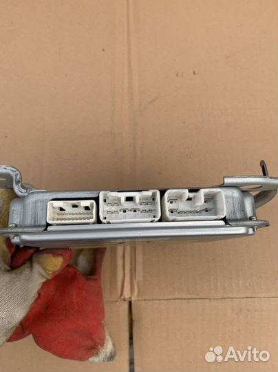 Блок управления рулевой рейкой Lexus LS 460 600 vg