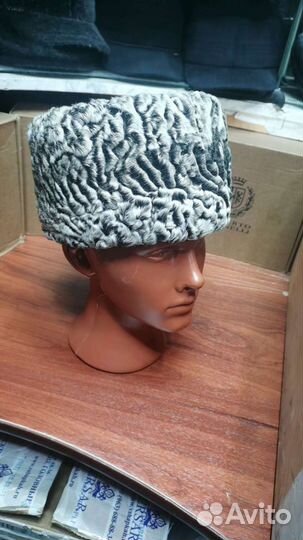 Каракулевая шапка