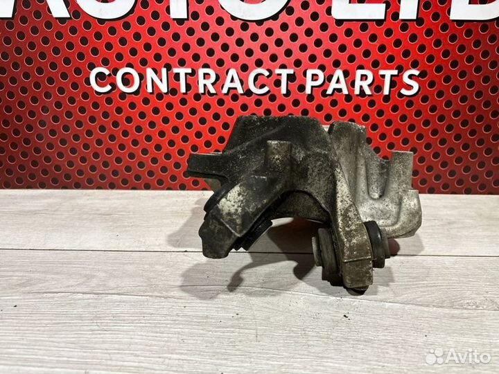 Кулак задний левый Bmw X4 G02 B58B30B 2019