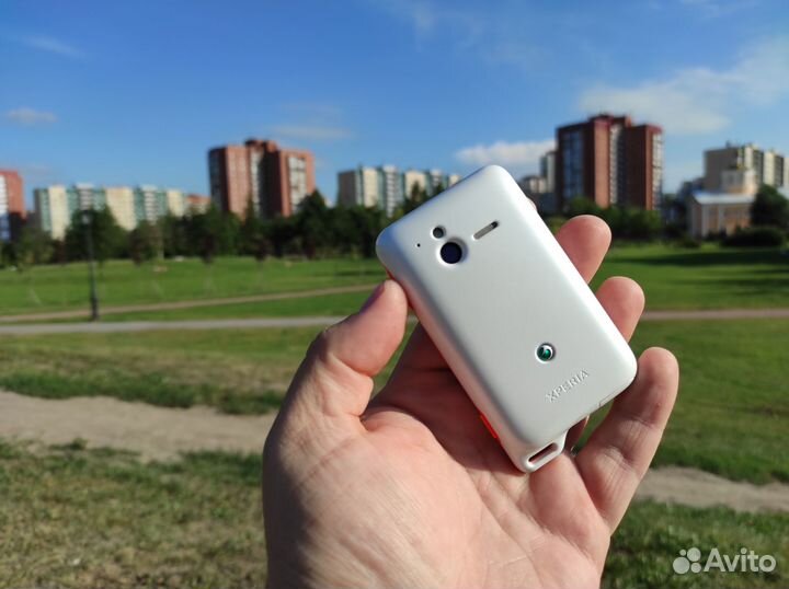 Sony Ericsson xperia Active ST17i White