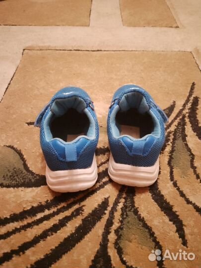 Кроссовки детские