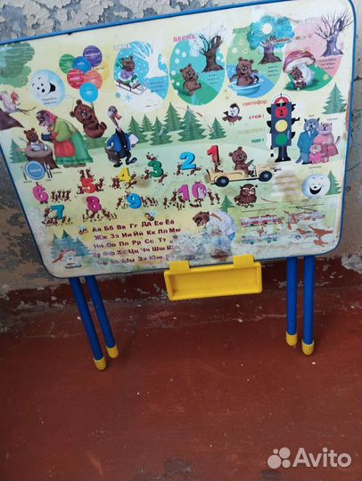 Детский столик
