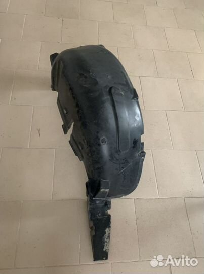 Renault Fluence задний правый подкрылок