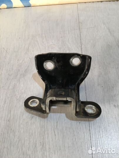 Петля двери KIA RIO 2 JB рест 1.6 мт седан