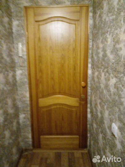 Дверь входная деревянная с коробкой