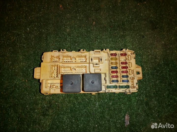 Блок предохранителей MR318669 Mitsubishi Galant EA