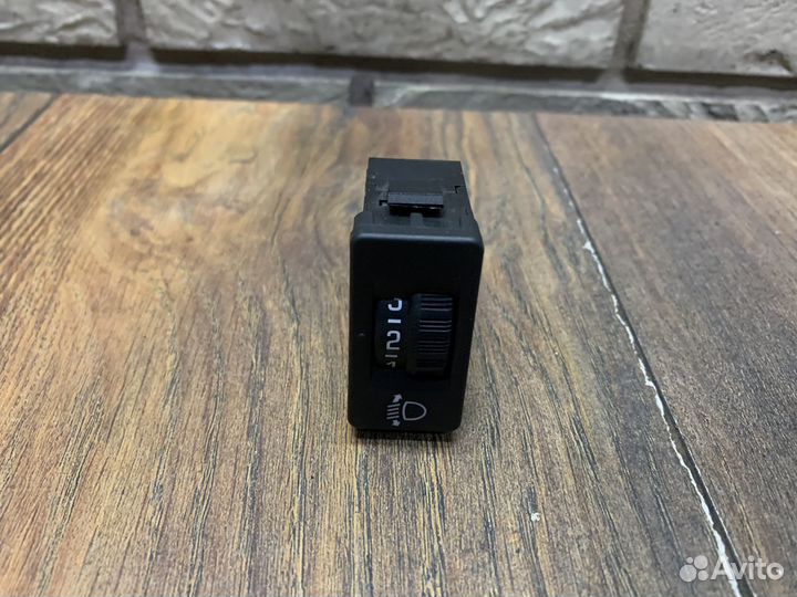 Peugeot 408 Кнопка корректора фар