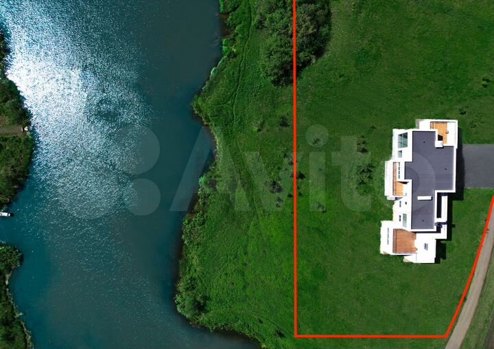 Коттедж 830 м² на участке 35 сот.