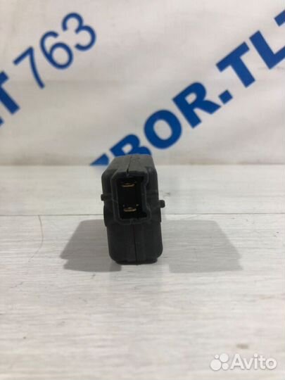 Актуатор замка крышки багажника renault logan 2 1