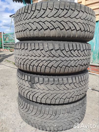 Accelera 651 215/60 R17