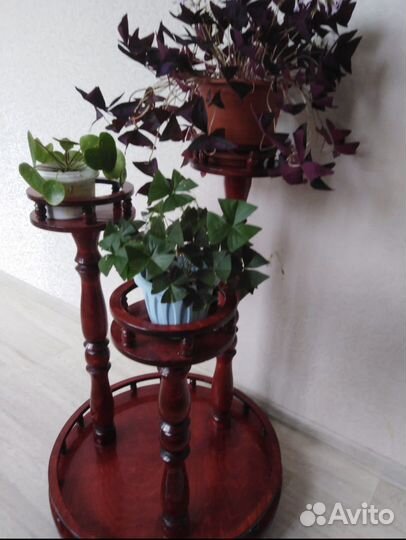 Подставка для цветов деревянная